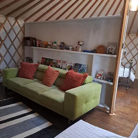 The Snowdrop Голуэй